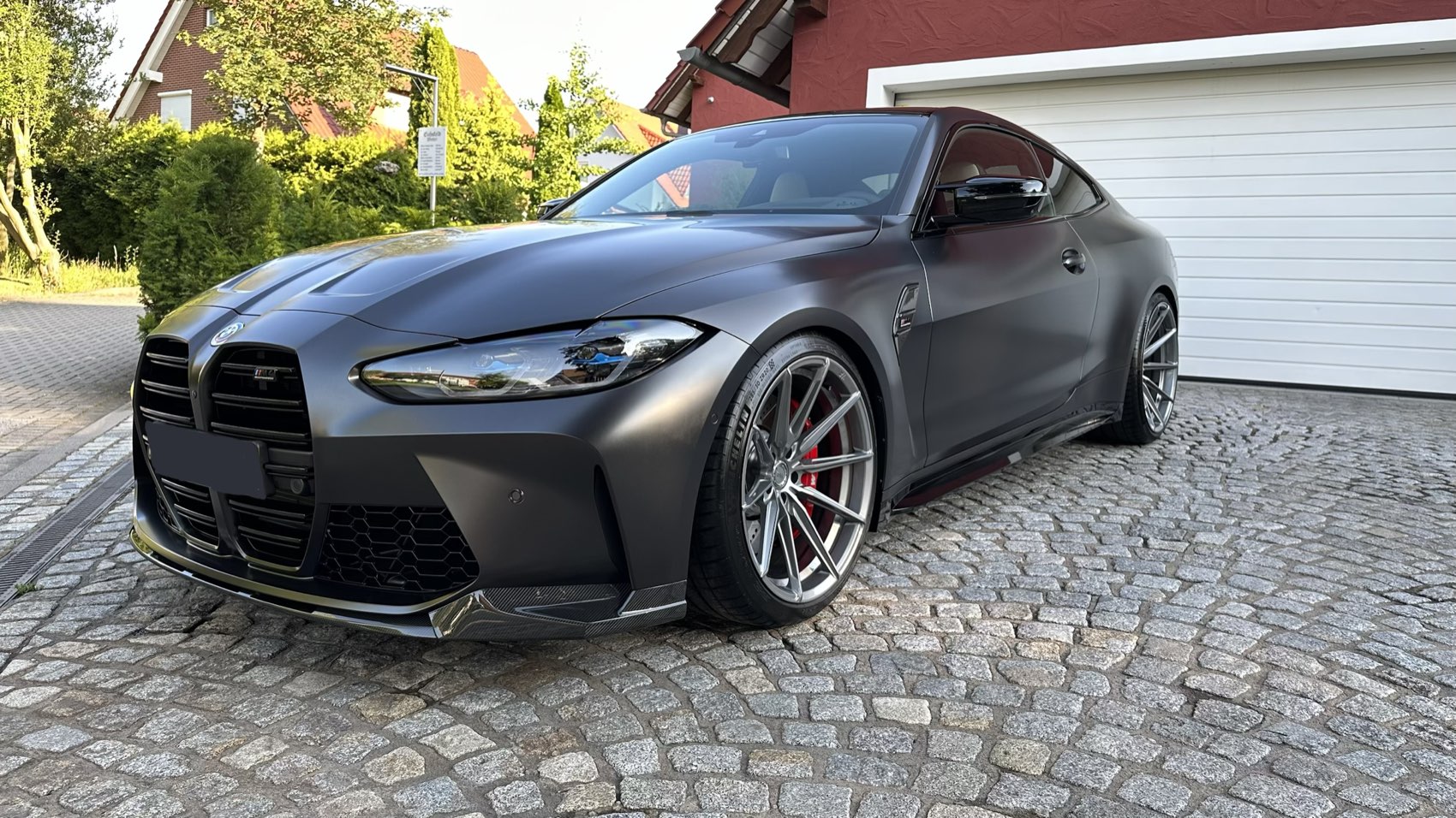 Mattgrauer BMW M4 Competition nach der Aufbereitung