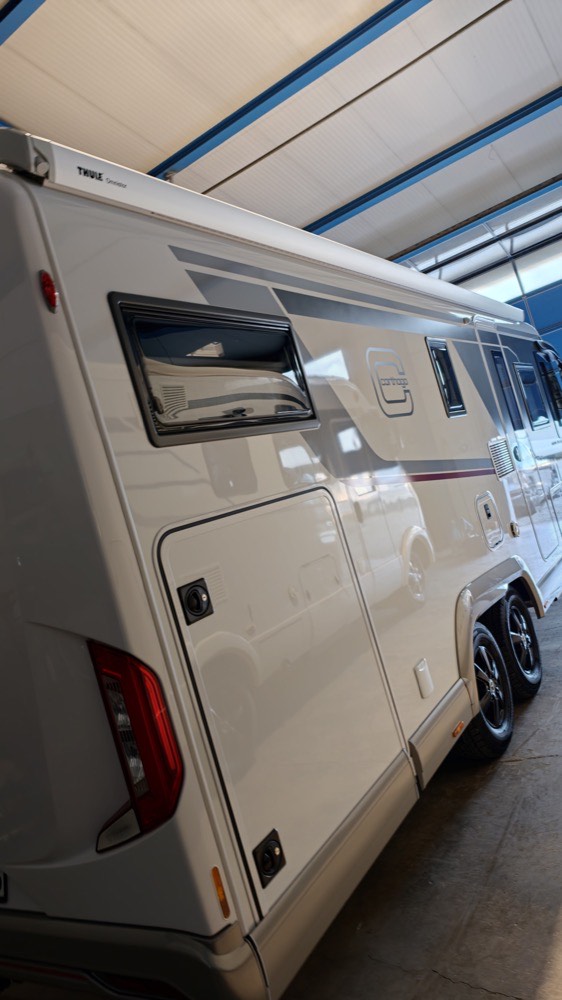 Detailansicht der versiegelten Wohnmobil-Oberfläche